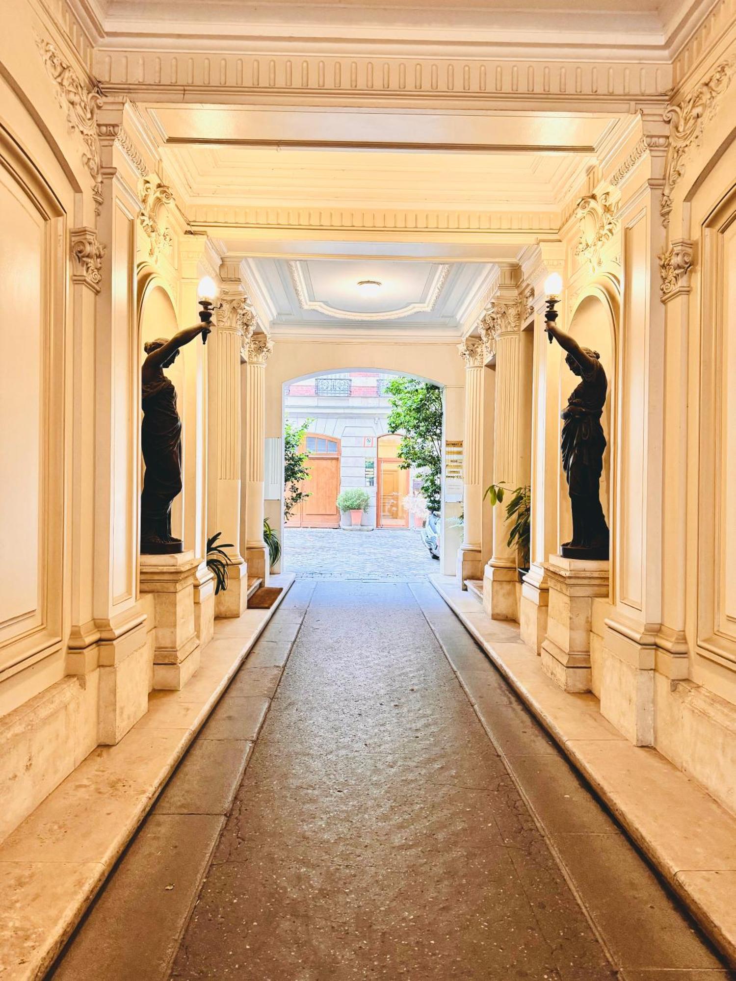 Cosy Place Entre L'arc De Triomphe Et Les Champs-elysees Accommodatie bij particulieren *