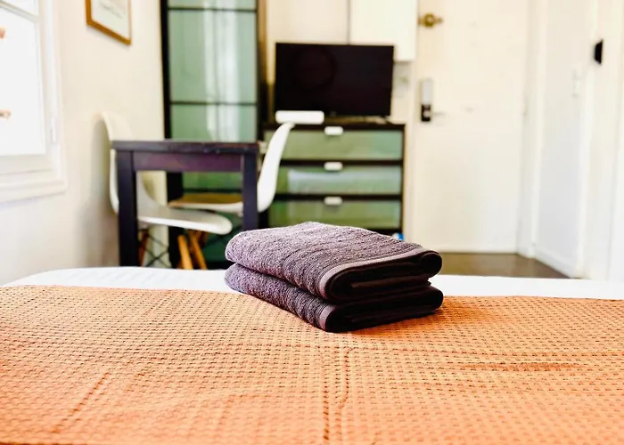 Cosy Place Entre L\'Arc De Triomphe Et Les Champs-Elysees