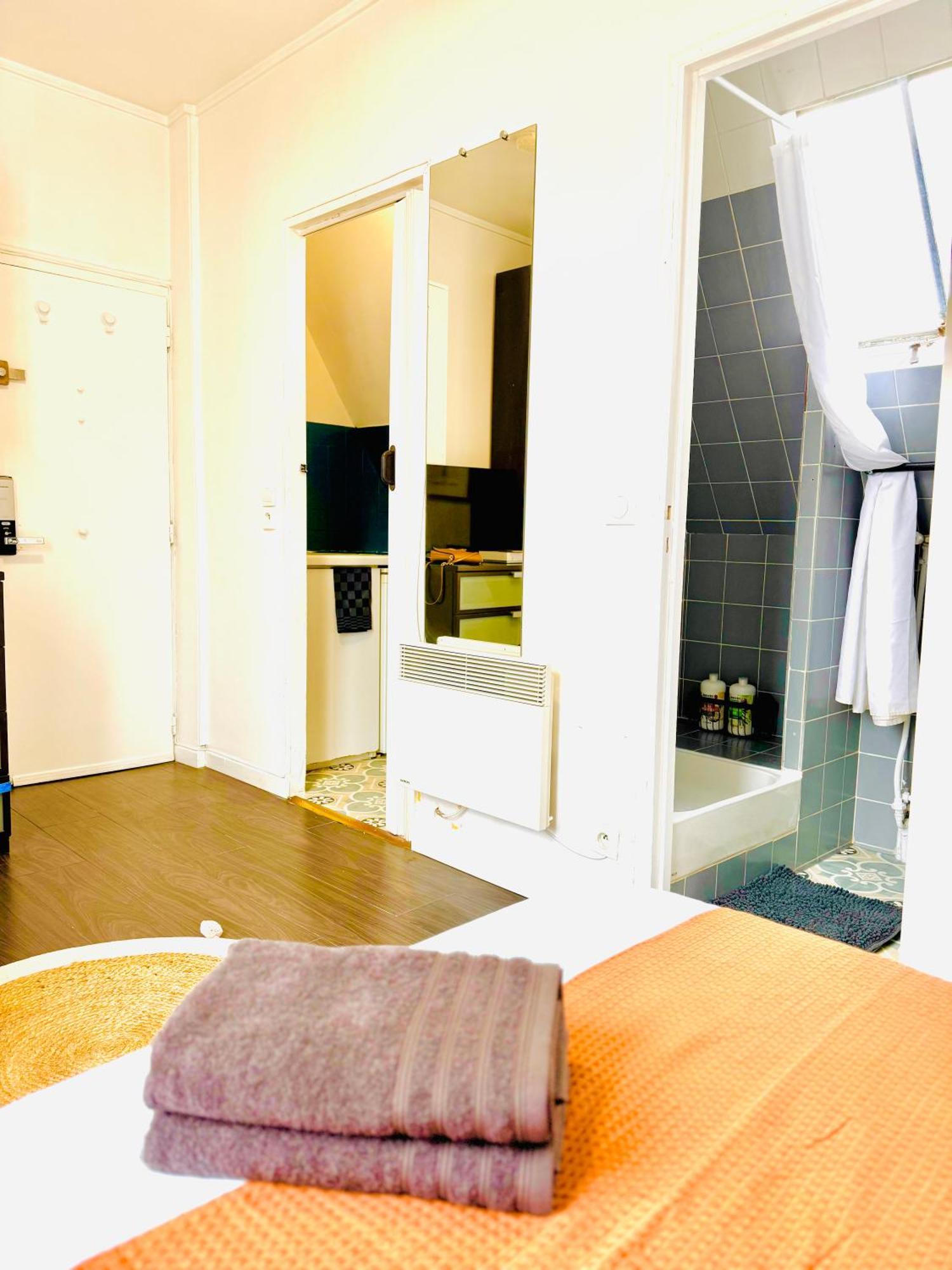 Cosy Place Entre L'arc De Triomphe Et Les Champs-elysees Privatunterkunft *